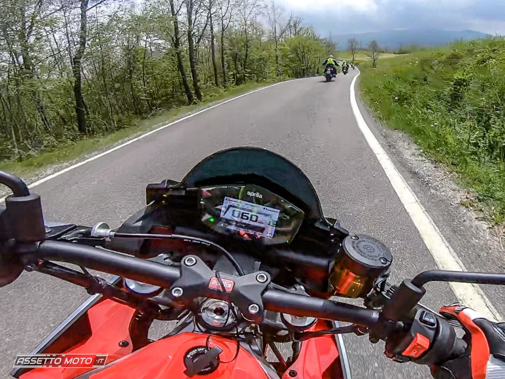 prova aprilia tuono 660 test su strada