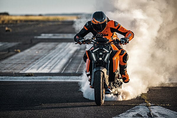 KTM 1390 Super Duke 2024 R EVO scheda tecnica e prezzo