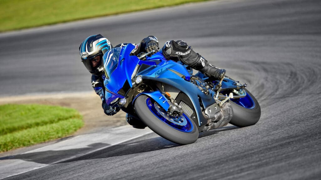 yamaha r1 stop produzione 2025